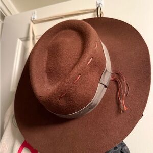 Gi’n’Gi Brown Hat